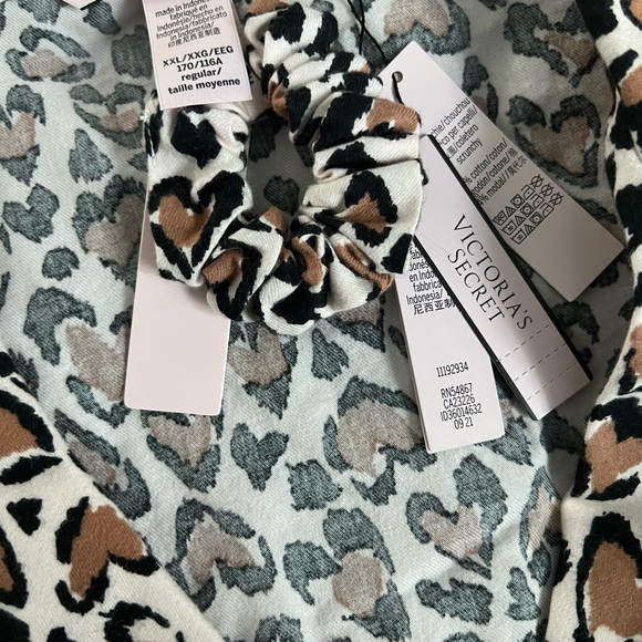 NWT Victoria Secret Soft Flannel PJ’s - Picture 7 of 7